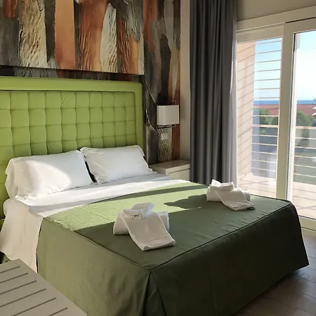 מלון Boutique Carolina 3*